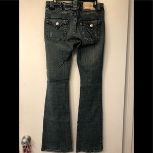 Z. Cavaricci Jeans. Boot cut w/gorgeous details.